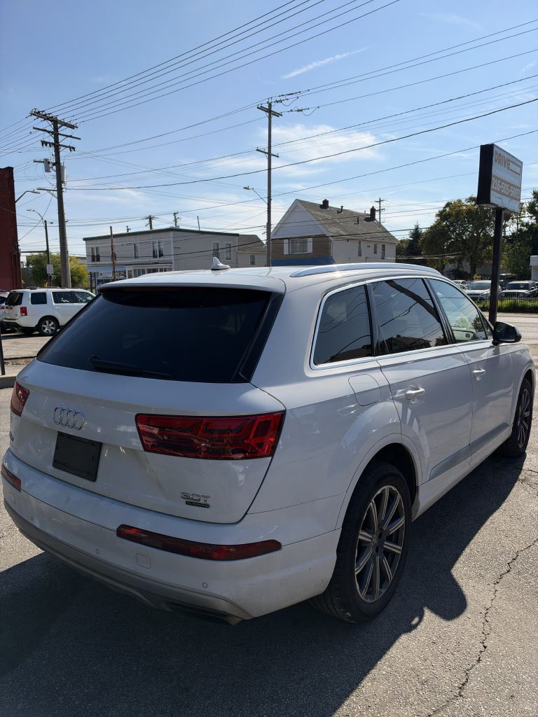 Photo 11 of this AUDI Q7