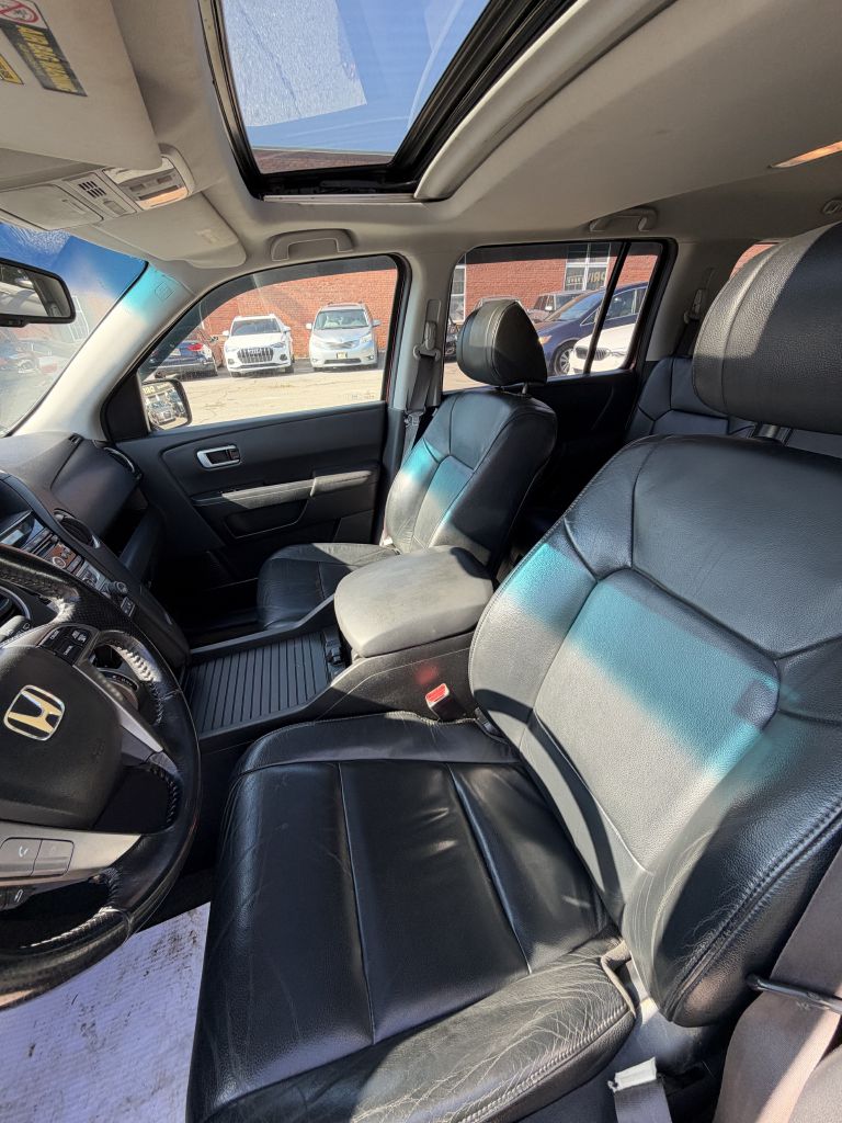 Photo 5 of this HONDA PILOT