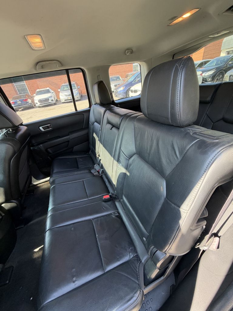 Photo 7 of this HONDA PILOT