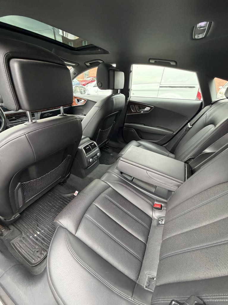 Photo 7 of this AUDI A7