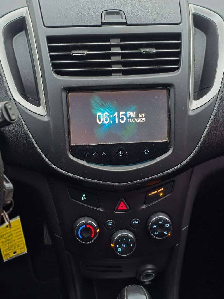 Photo 10 of this CHEVROLET TRAX