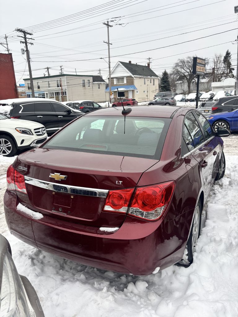 Photo 4 of this CHEVROLET CRUZE LIMITED