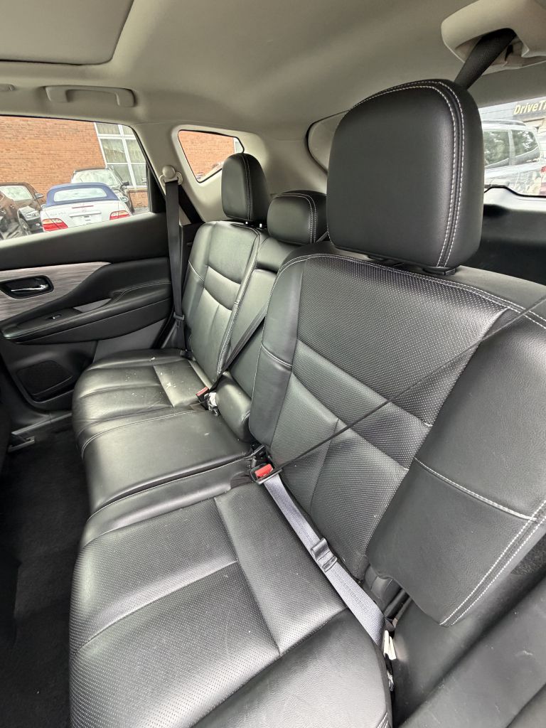 Photo 7 of this NISSAN MURANO
