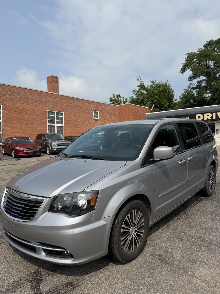 2014 CHRYSLER TOWN AND COUNTR