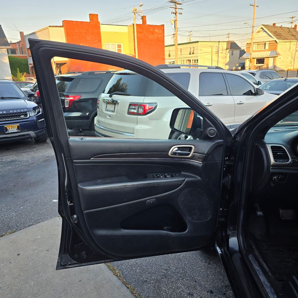 Photo 7 of this JEEP GRAND CHEROKEE