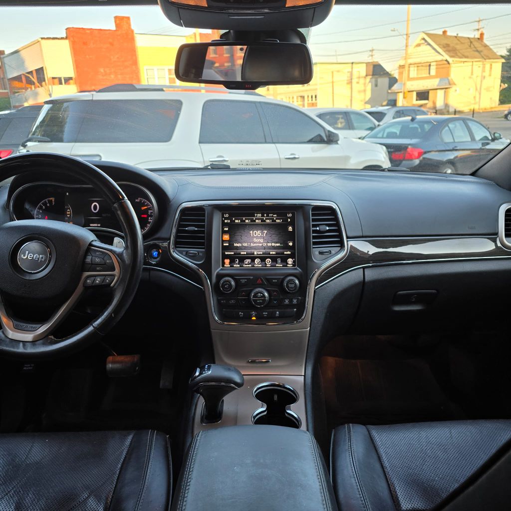 Photo 8 of this JEEP GRAND CHEROKEE