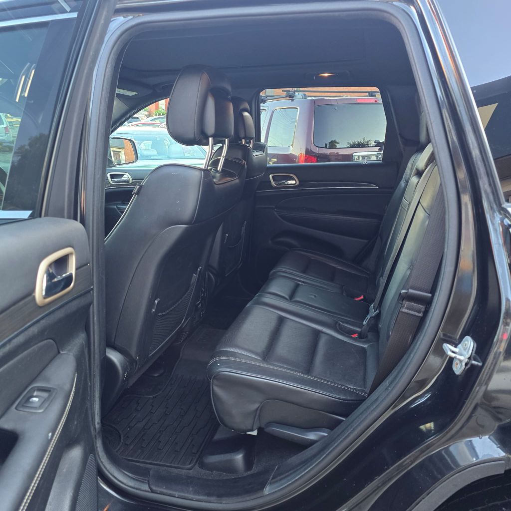 Photo 9 of this JEEP GRAND CHEROKEE