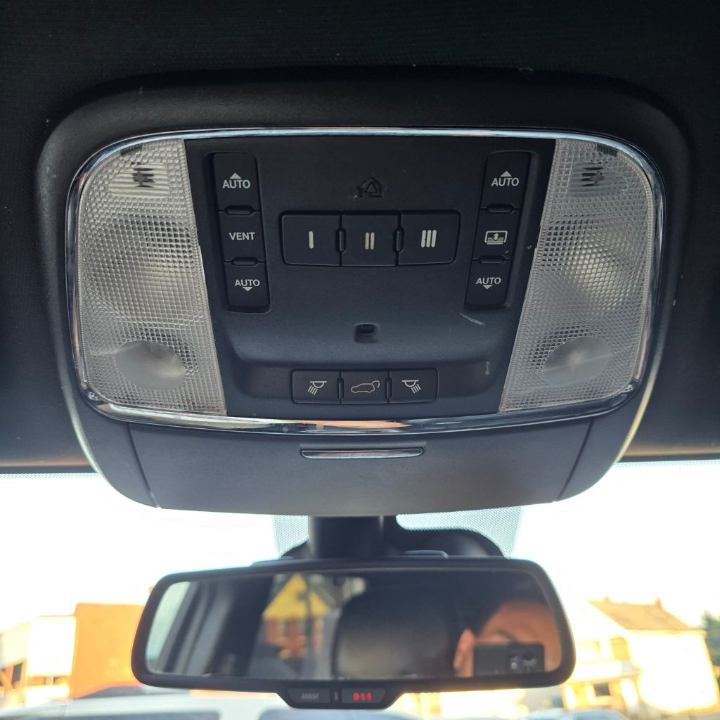 Photo 15 of this JEEP GRAND CHEROKEE