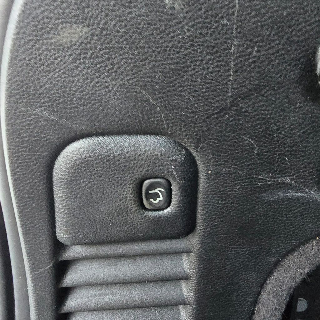 Photo 17 of this JEEP GRAND CHEROKEE