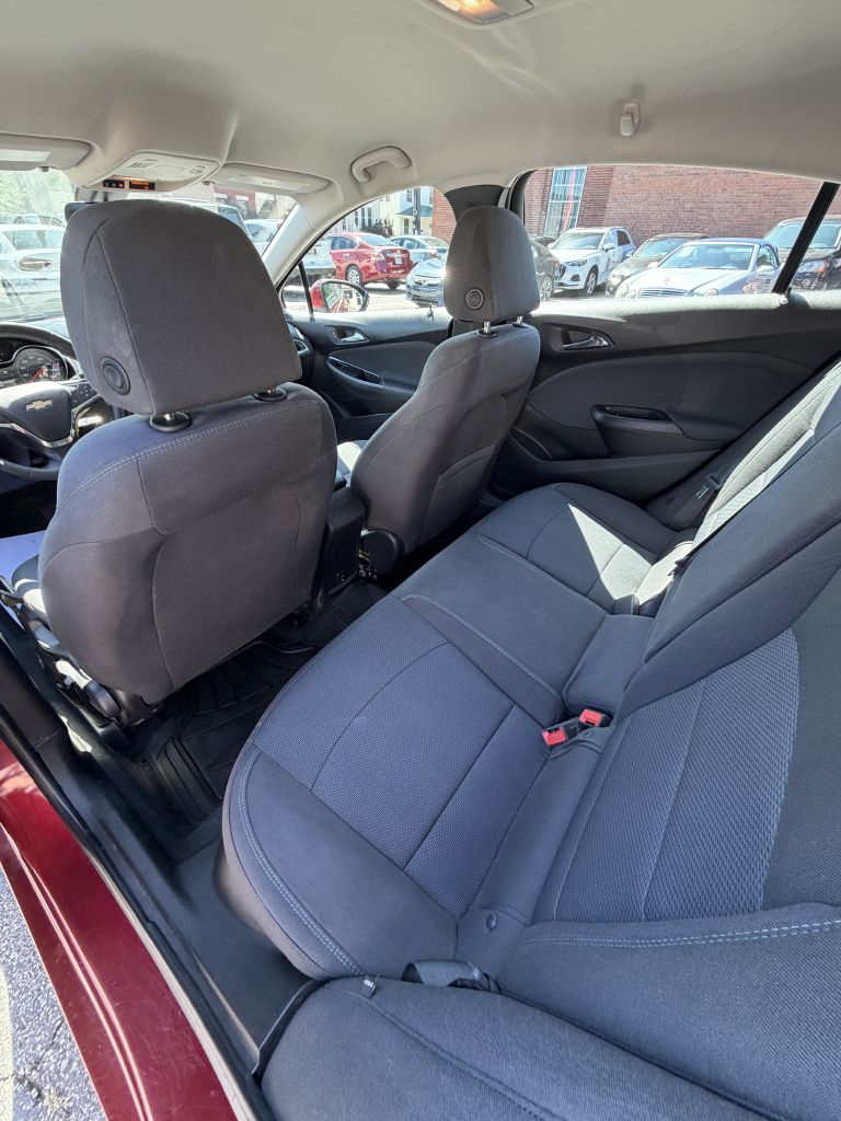 Photo 6 of this CHEVROLET CRUZE
