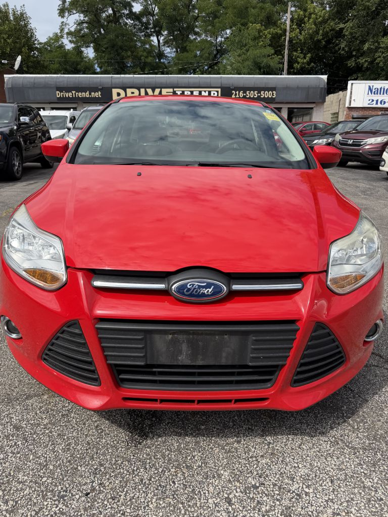 Photo 2 of this FORD FOCUS