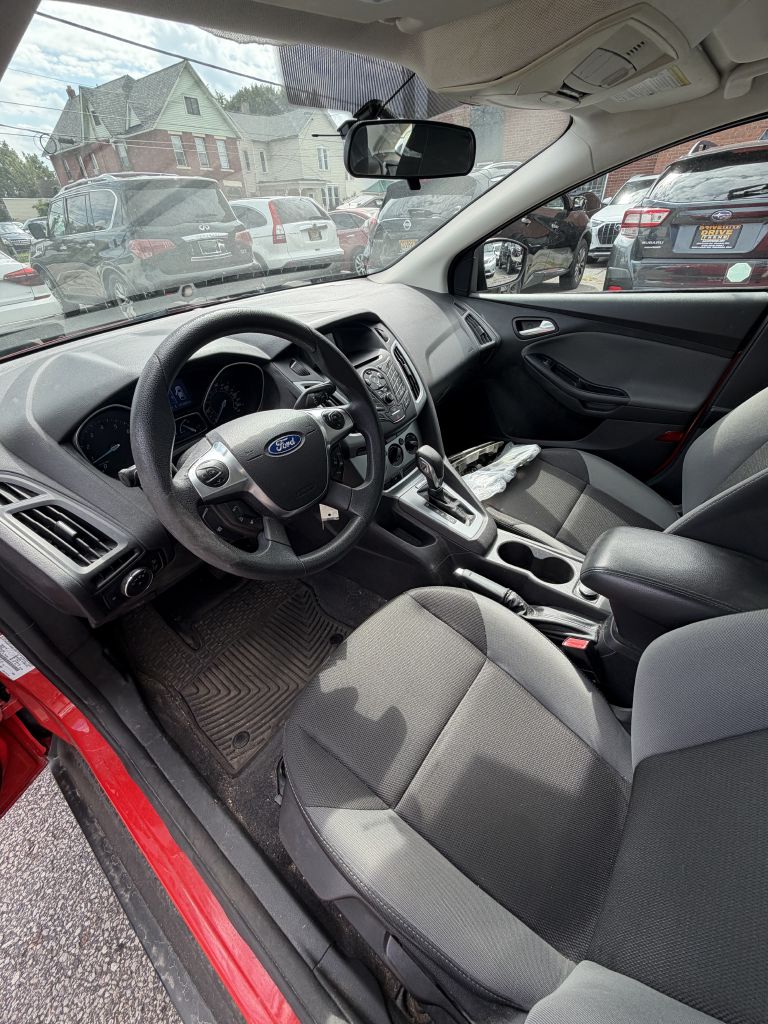 Photo 4 of this FORD FOCUS