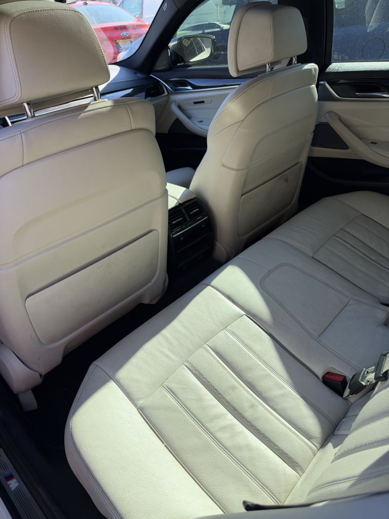 Photo 6 of this BMW 5 SERIES
