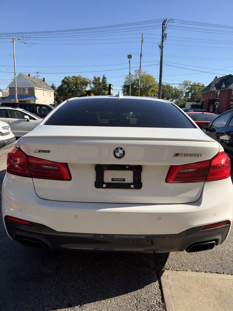 Photo 9 of this BMW 5 SERIES