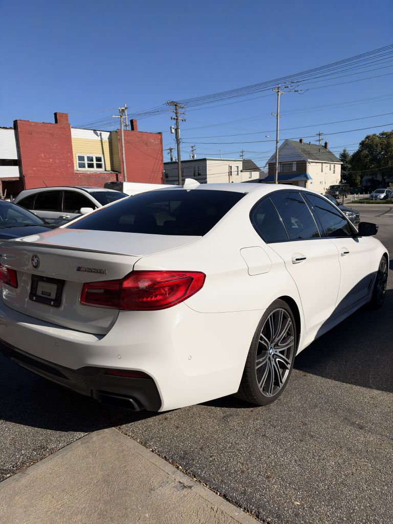 Photo 10 of this BMW 5 SERIES