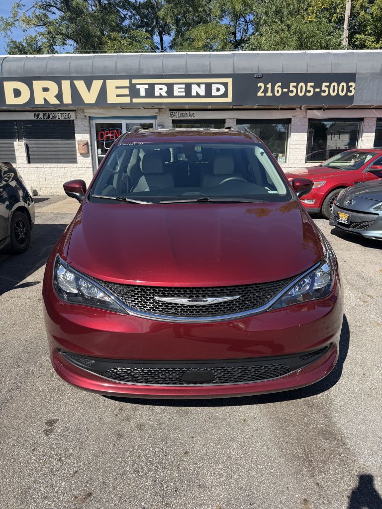2021 CHRYSLER VOYAGER
