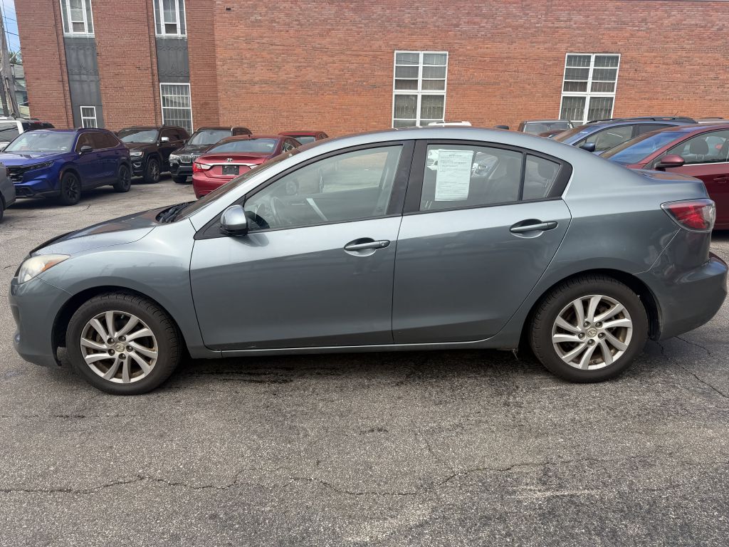 Photo 3 of this MAZDA MAZDA3