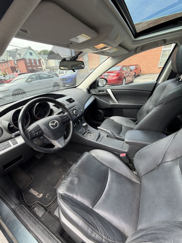Photo 4 of this MAZDA MAZDA3
