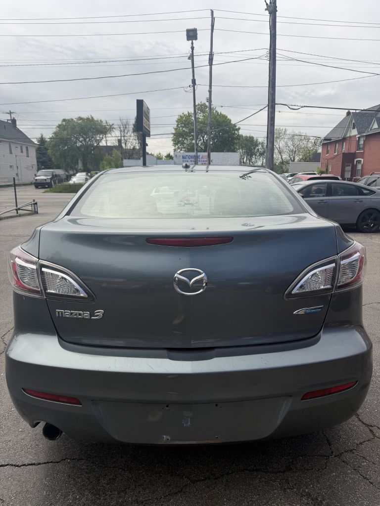Photo 8 of this MAZDA MAZDA3