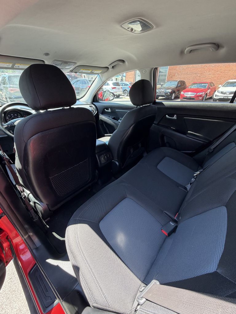 Photo 6 of this KIA SPORTAGE