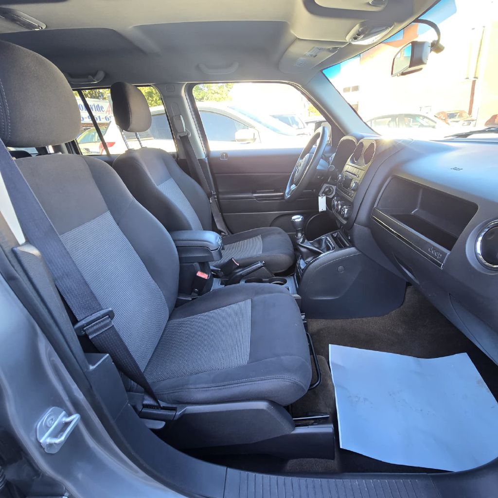 Photo 7 of this JEEP PATRIOT