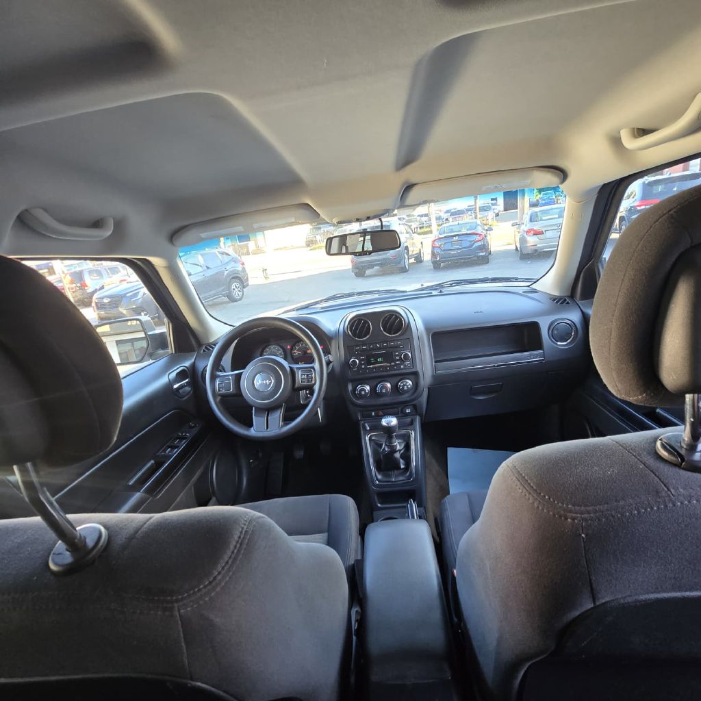 Photo 10 of this JEEP PATRIOT