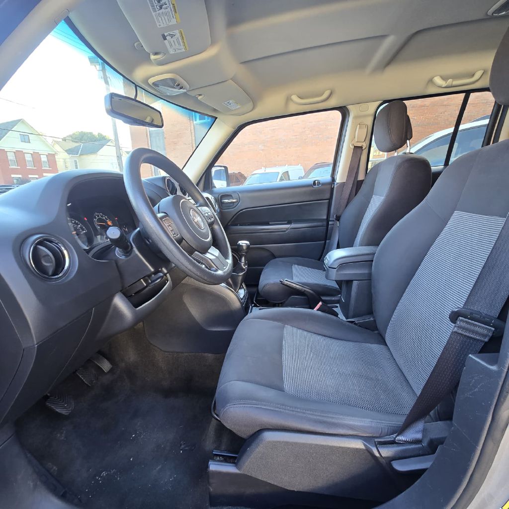 Photo 12 of this JEEP PATRIOT