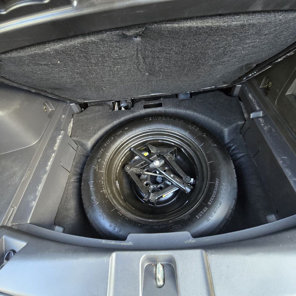 Photo 13 of this JEEP PATRIOT
