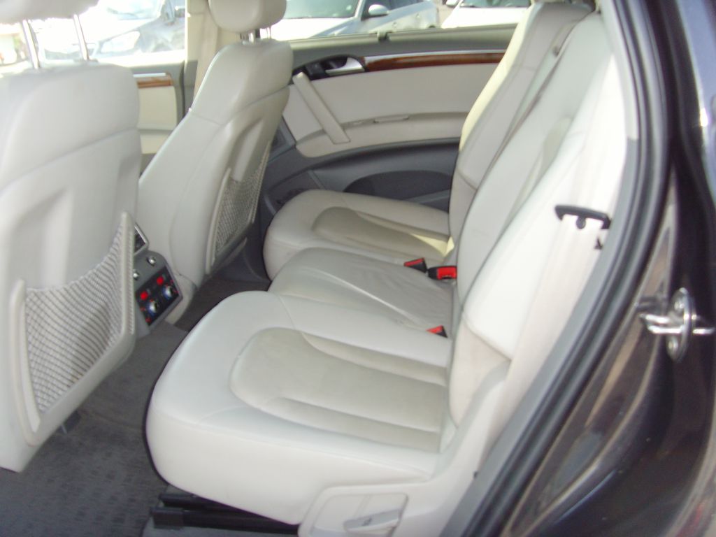 Photo 19 of this AUDI Q7