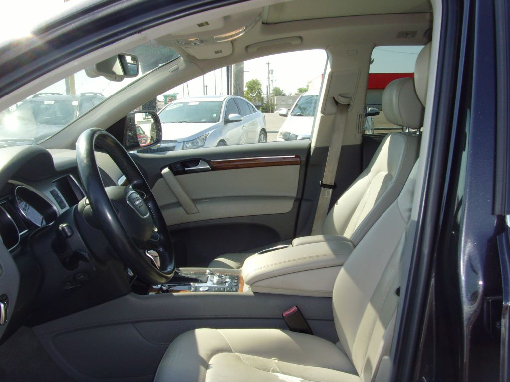 Photo 21 of this AUDI Q7
