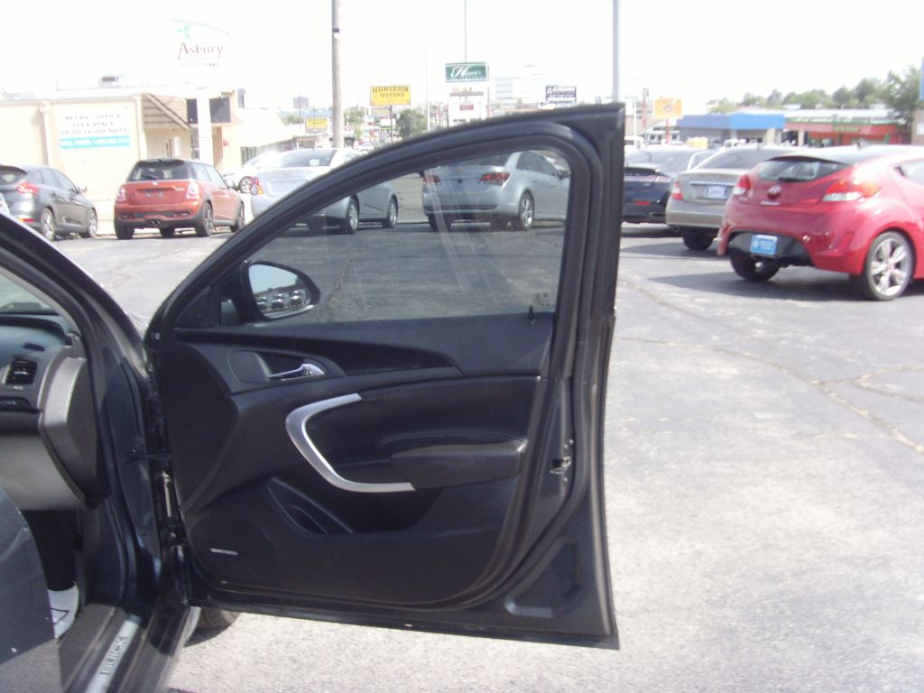 Photo 9 of this BUICK REGAL