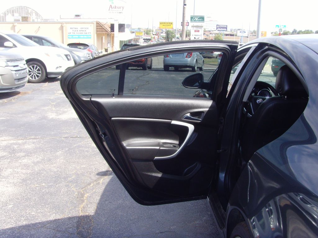Photo 14 of this BUICK REGAL