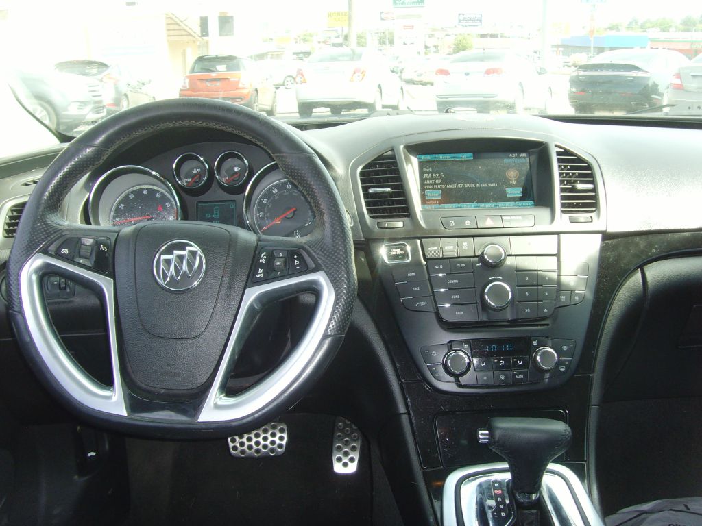 Photo 16 of this BUICK REGAL