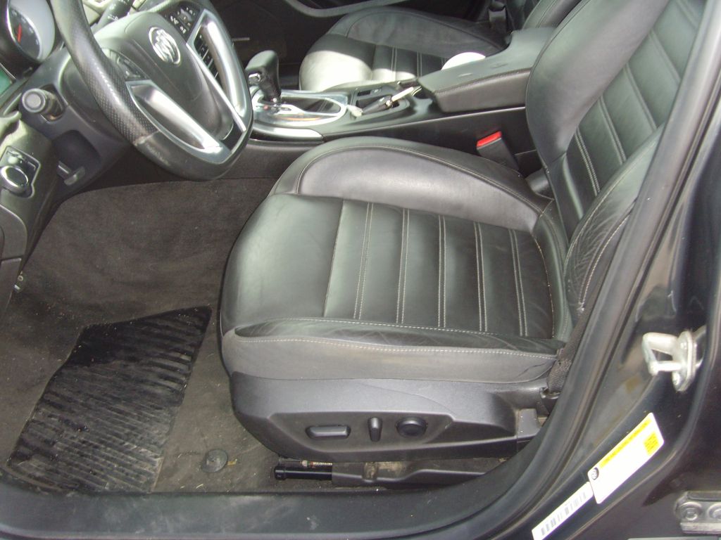 Photo 18 of this BUICK REGAL