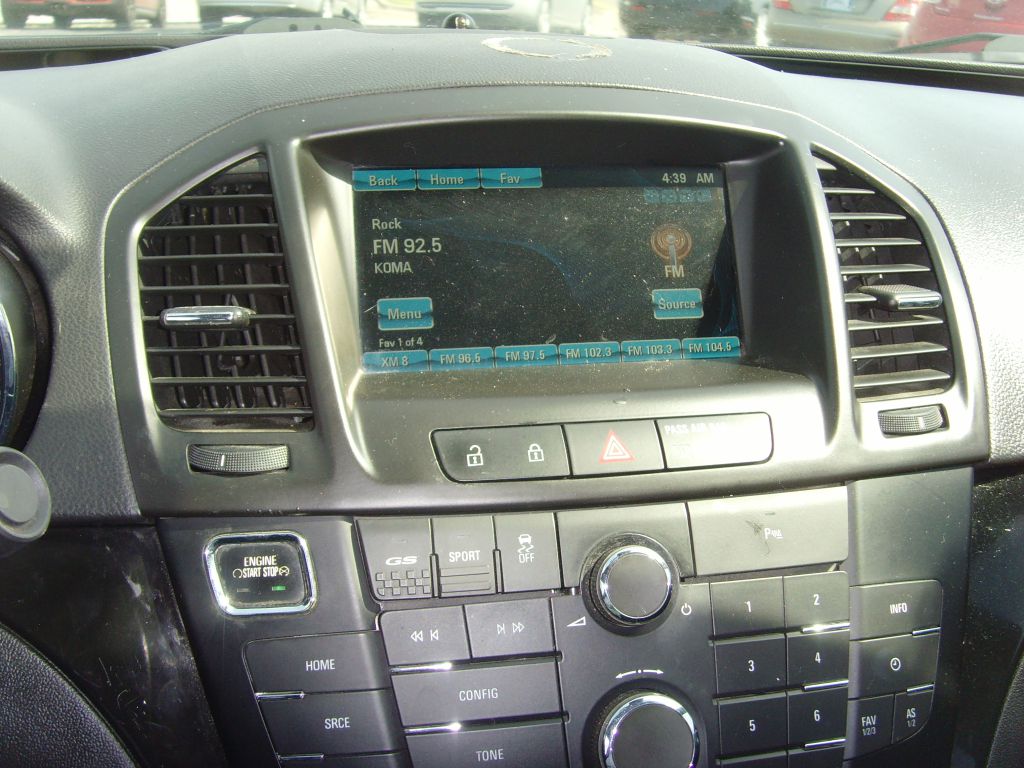 Photo 20 of this BUICK REGAL