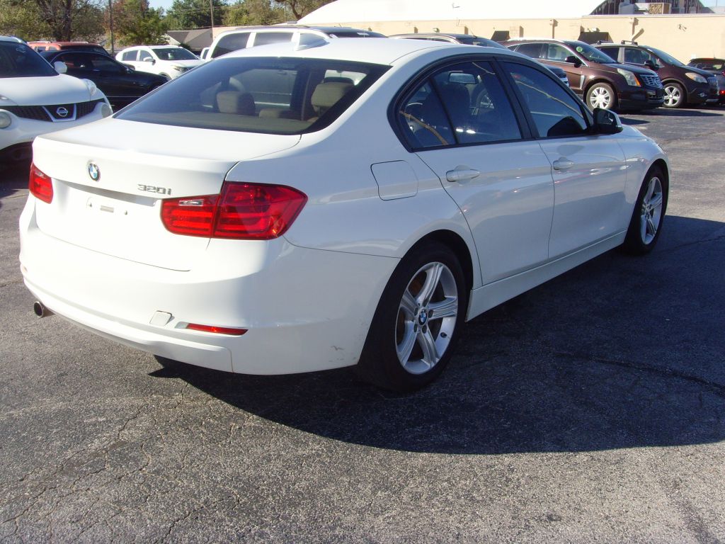 Photo 6 of this BMW 320