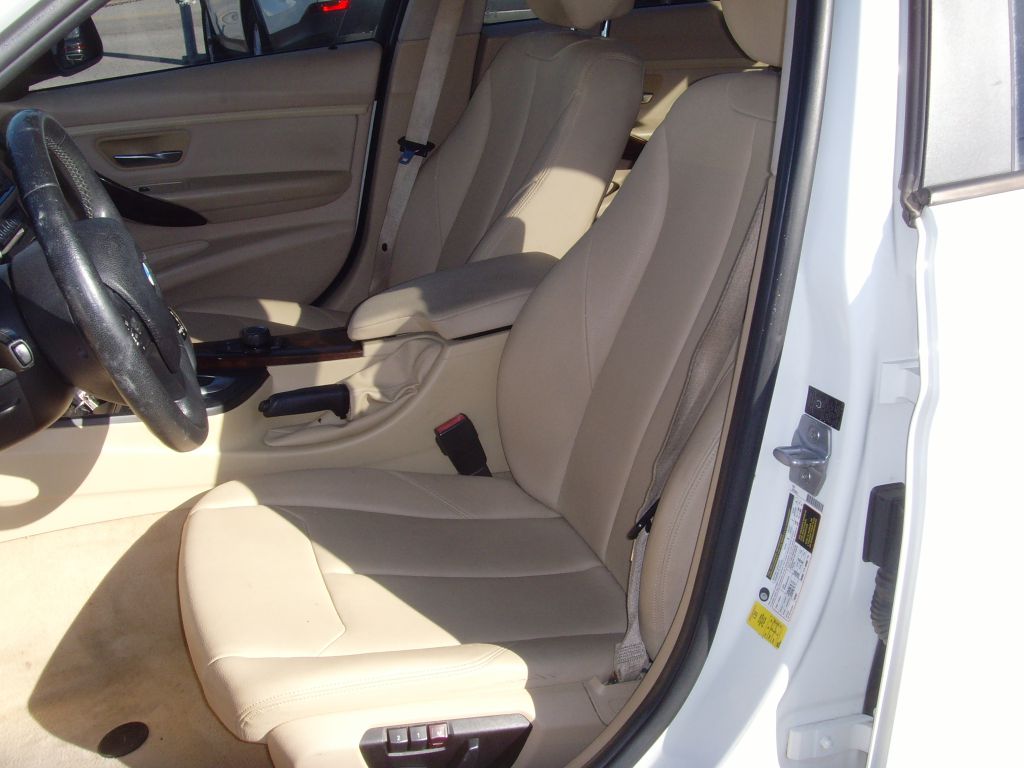 Photo 11 of this BMW 320