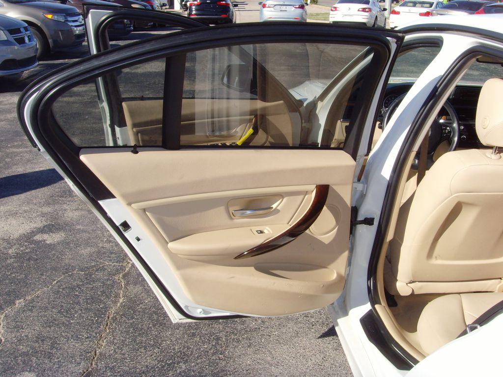 Photo 12 of this BMW 320