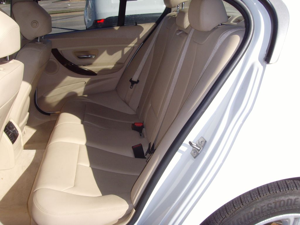 Photo 13 of this BMW 320