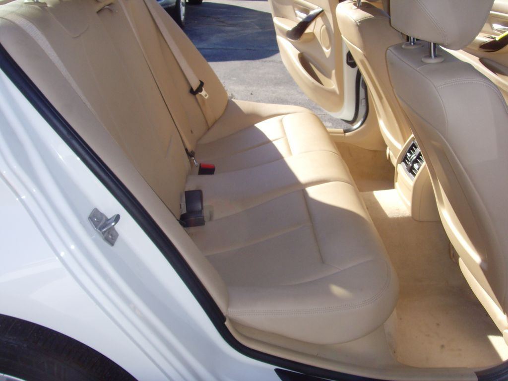 Photo 15 of this BMW 320