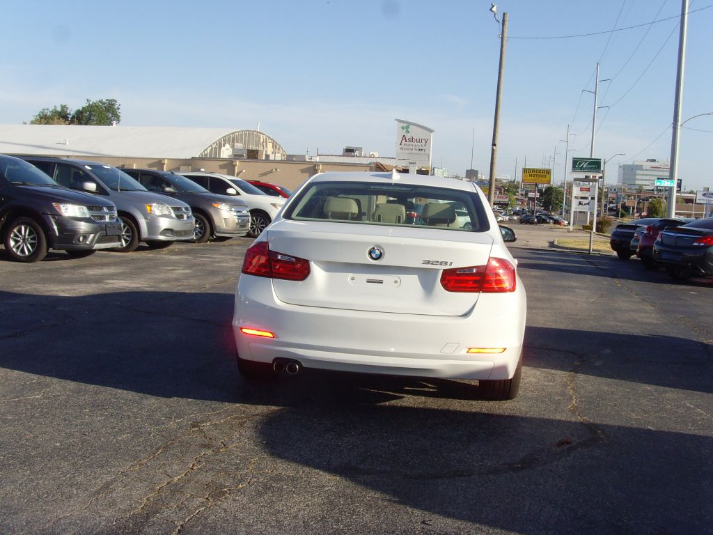 Photo 7 of this BMW 328