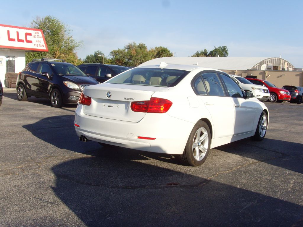 Photo 8 of this BMW 328