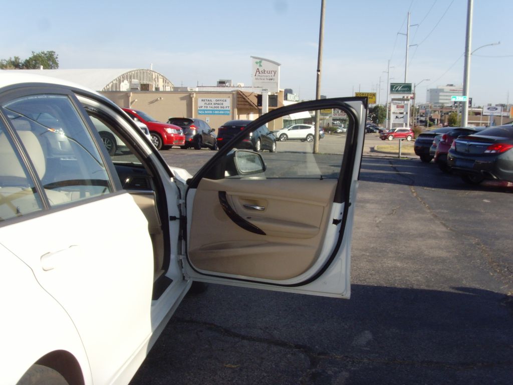 Photo 9 of this BMW 328