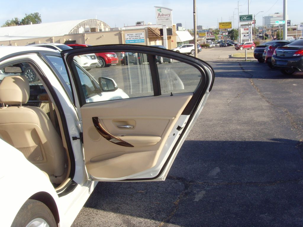 Photo 12 of this BMW 328