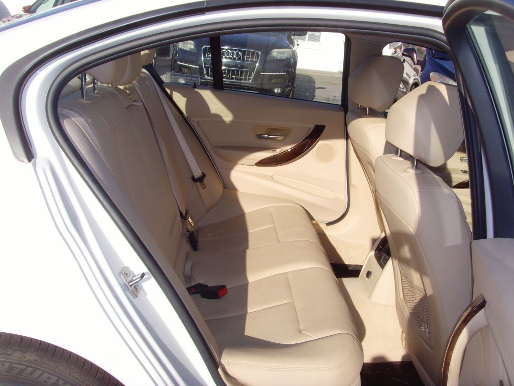 Photo 13 of this BMW 328