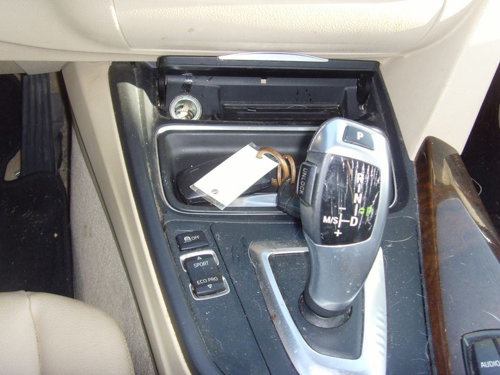 Photo 23 of this BMW 328