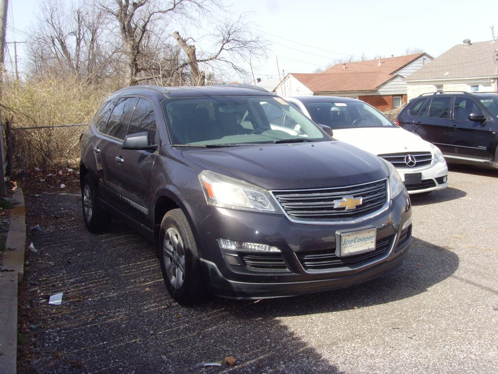 Photo 2 of this CHEVROLET TRAVERSE