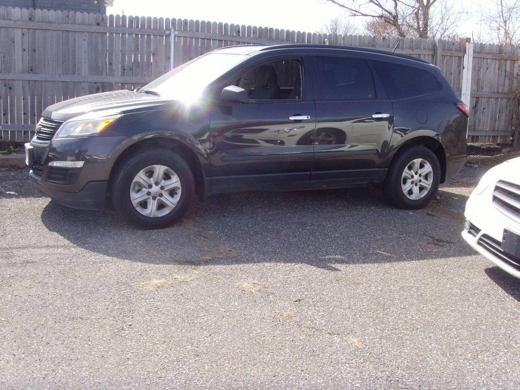 Photo 3 of this CHEVROLET TRAVERSE