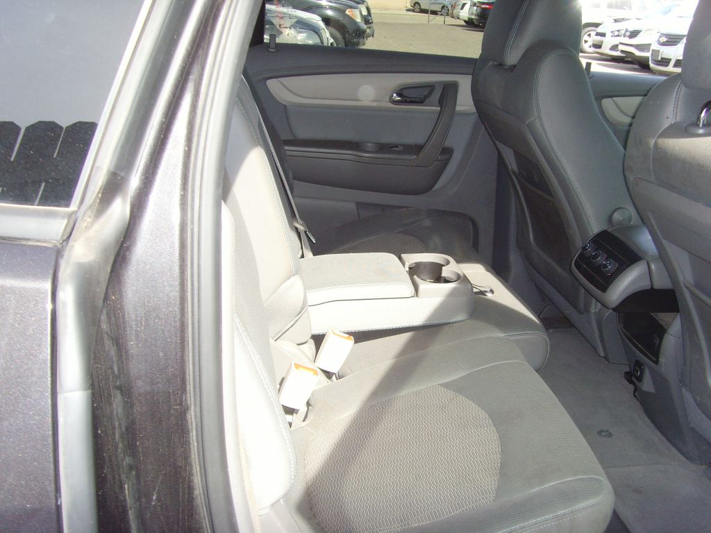 Photo 9 of this CHEVROLET TRAVERSE