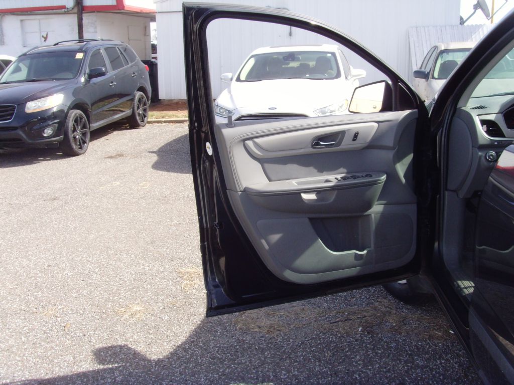 Photo 13 of this CHEVROLET TRAVERSE